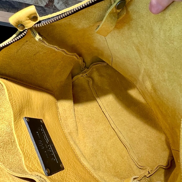 Portland Leather Goods Pomelo medium zip tote with Black handles, new - Picture 4 of 6